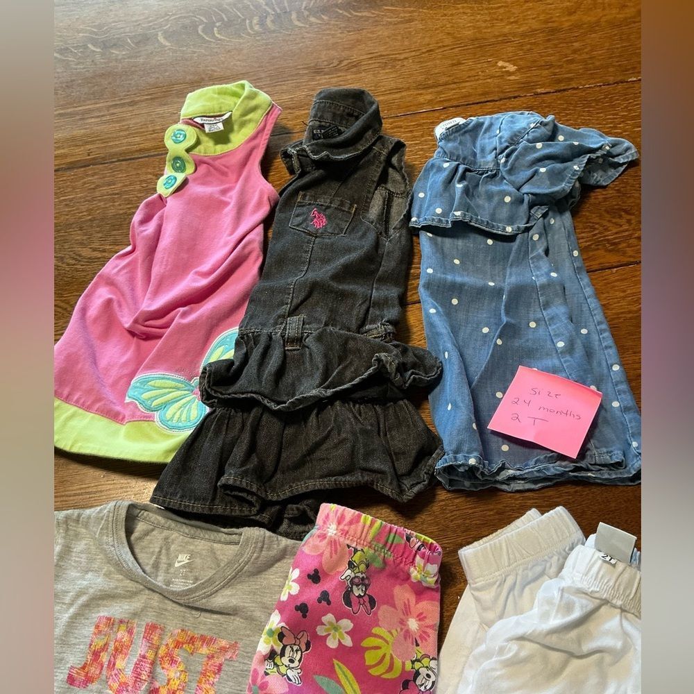 Bundle of 7 assorted girls clothes size 24 months and 2T